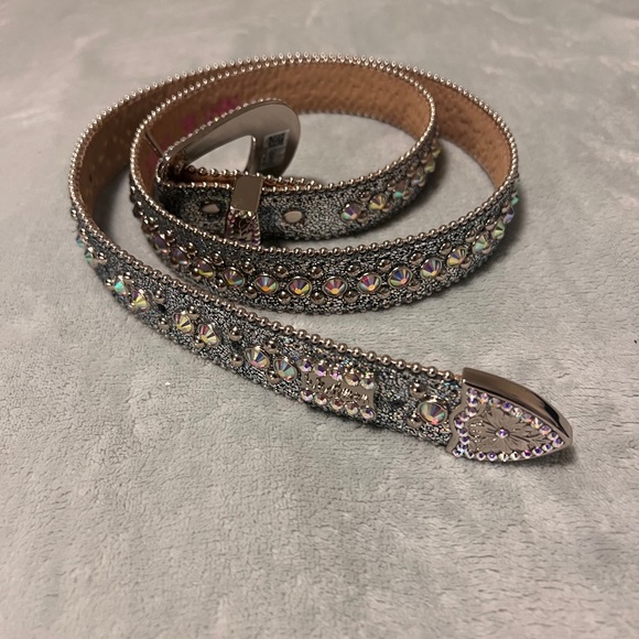 100 % Authentic B.B. Simon belt - Picture 2 of 5